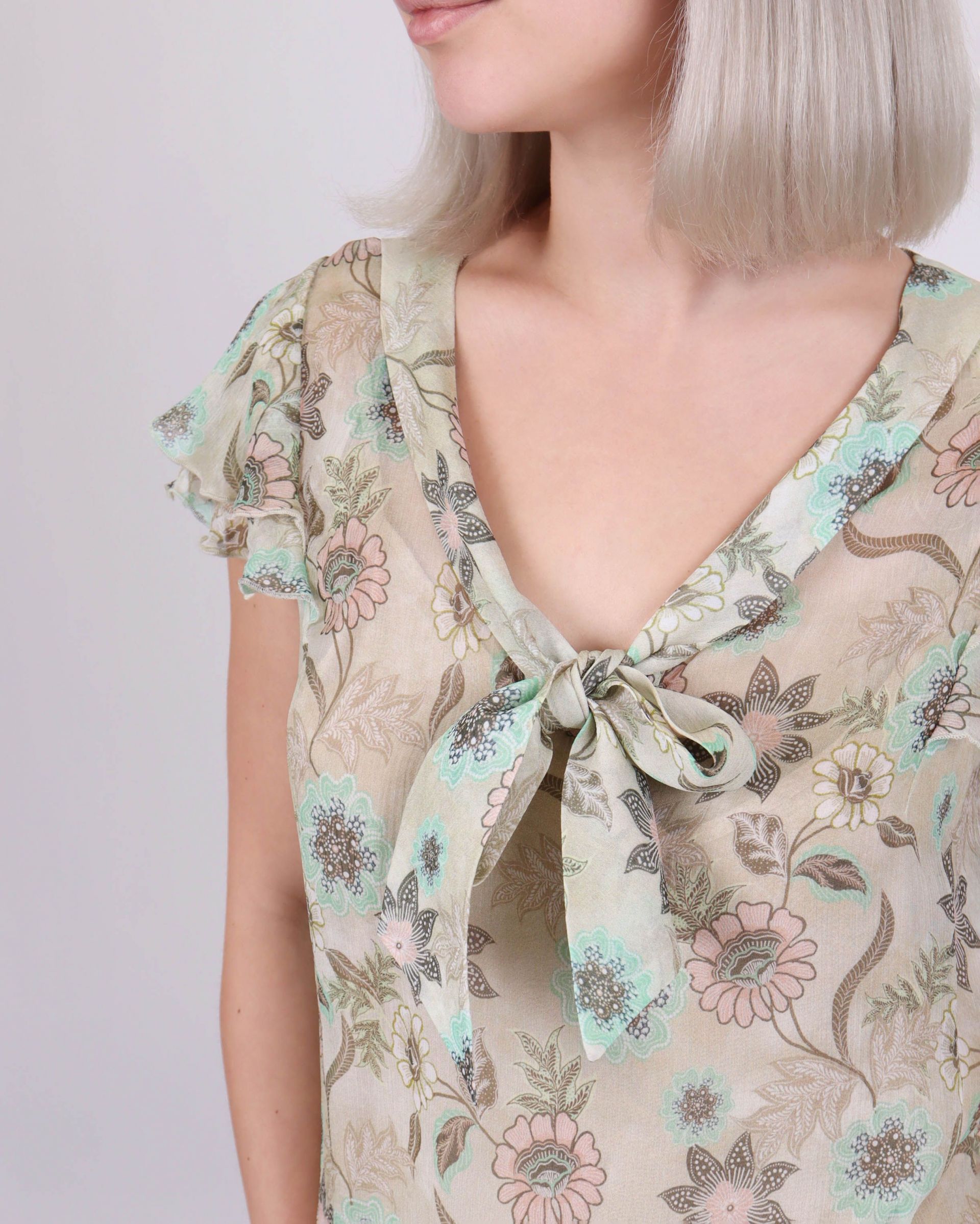 Rayon blouse with bow 4