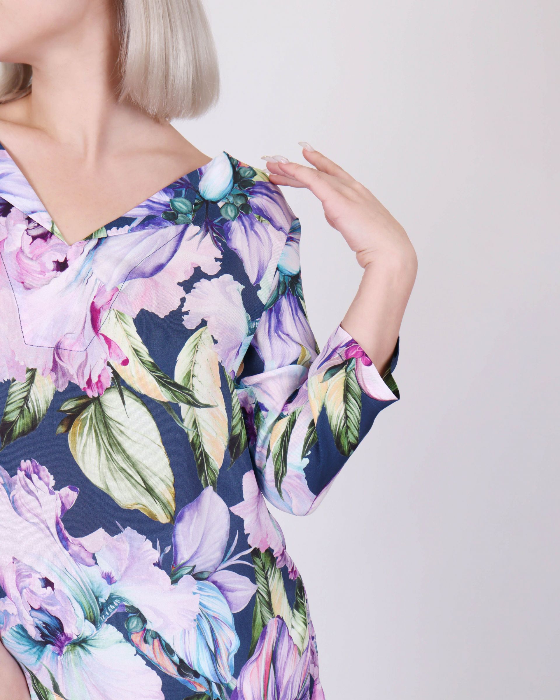 Rayon blouse with tropical print 5